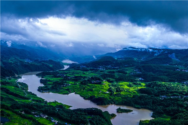 1.空山新雨后，天气晚来秋。朱昌维 摄.jpg